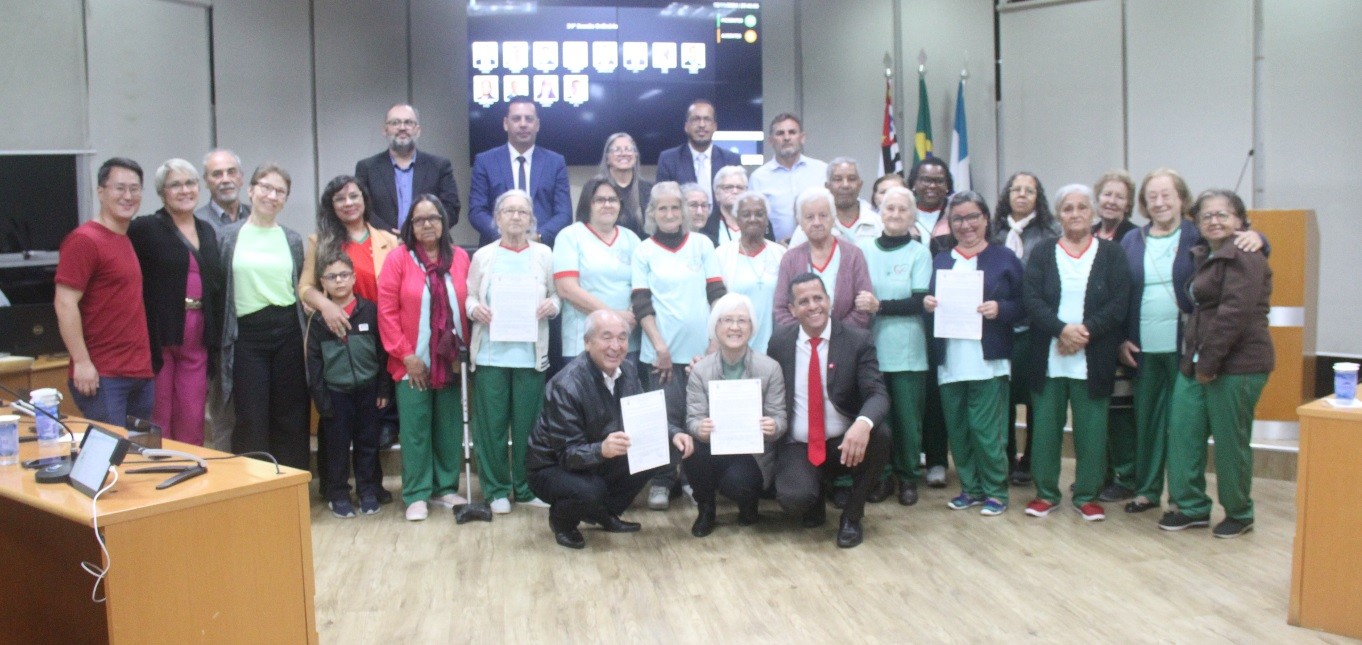 34ª sessão ordinária é realizada nesta terça-feira (12/11).